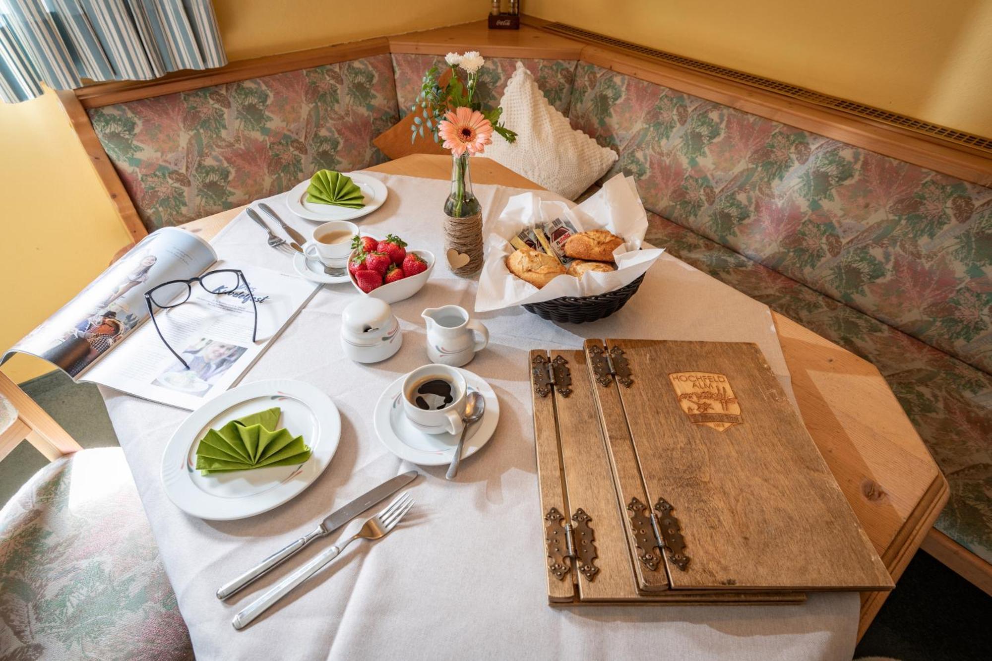 Hochfeldalm Hotel Sankt Johann in Tirol Bagian luar foto